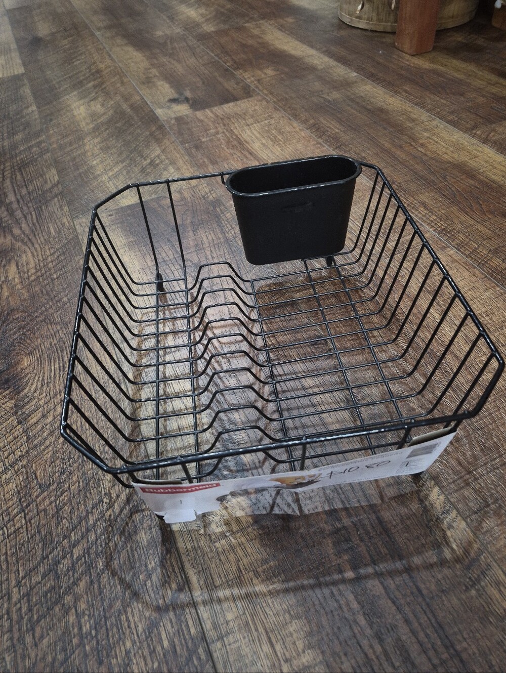 New Rubbermaid Small Dish Drainer Black 6008 W/Silverware Cup. No Mat. 2014